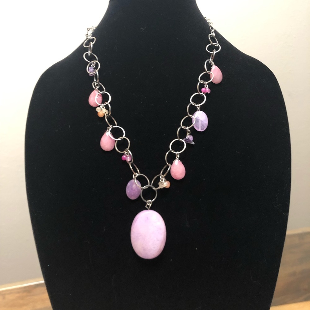 Ann Taylor necklace 💖💜
